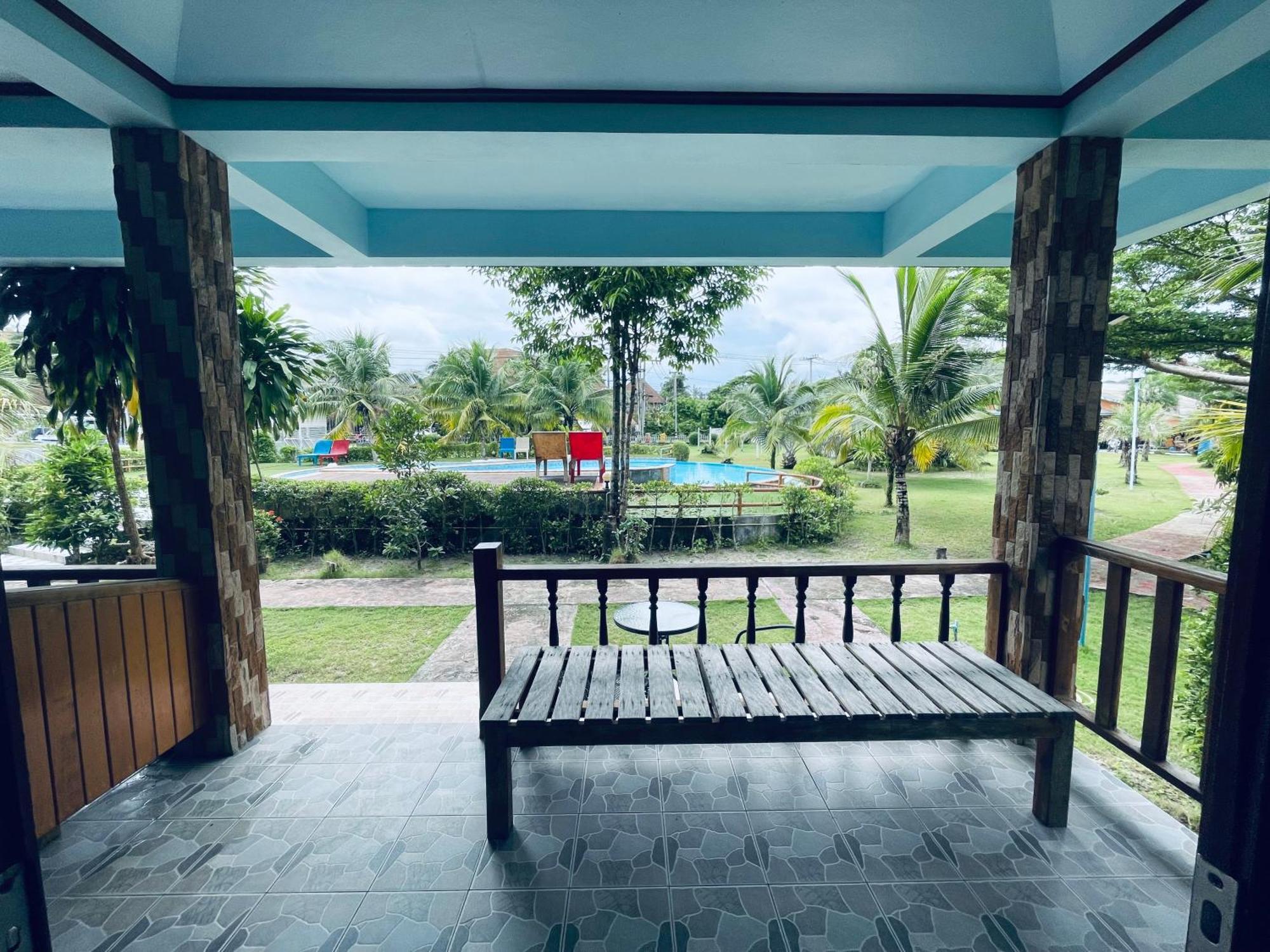 Markhouse Bungalow Ko Kut Exterior foto